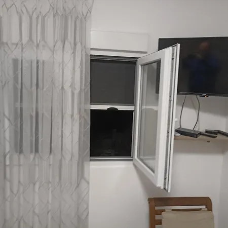 Mini Garsonjera 3* פודגוריצה